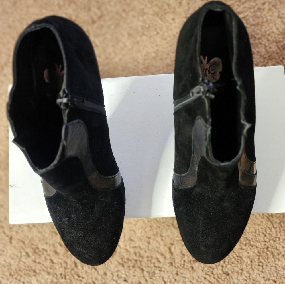 Elegant Black Suede Ankle Booties